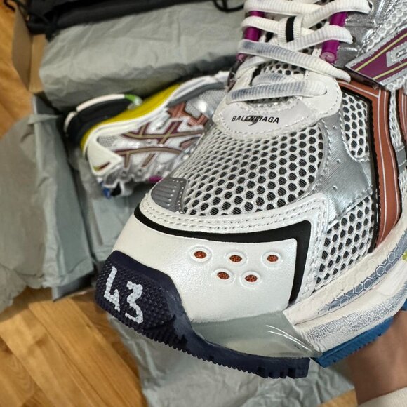 Balenciaga Runner - Picture 4 of 6